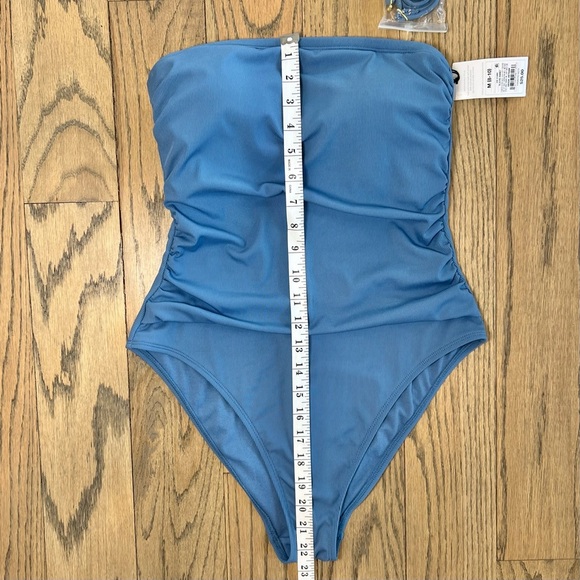 NWT Shade & Shore Women’s Shirred Ribbed Bandeau Cheeky One Piece Swimsuit Sz M - Picture 4 of 12